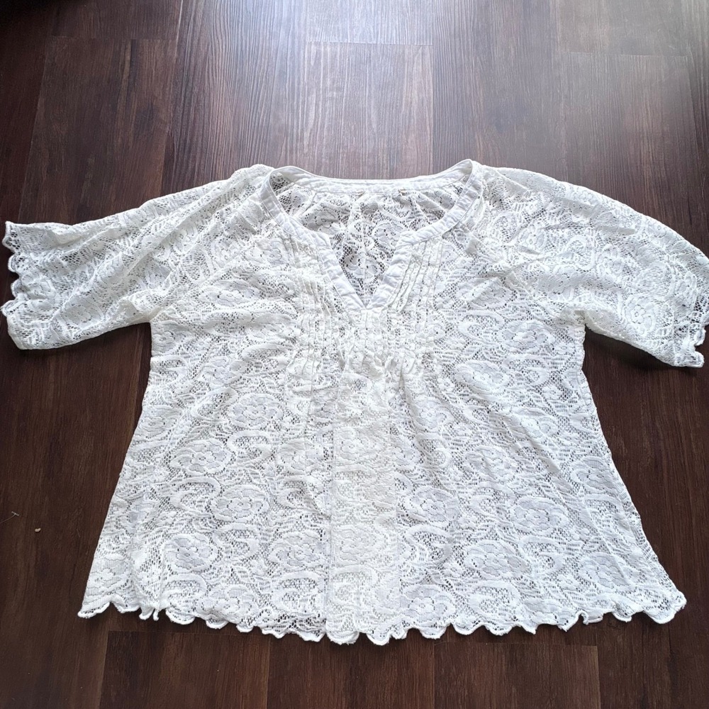 White Floral Lace Blouse Short Sleeve V-Neck Scallop Hem Sheer Top - Picture 2 of 7